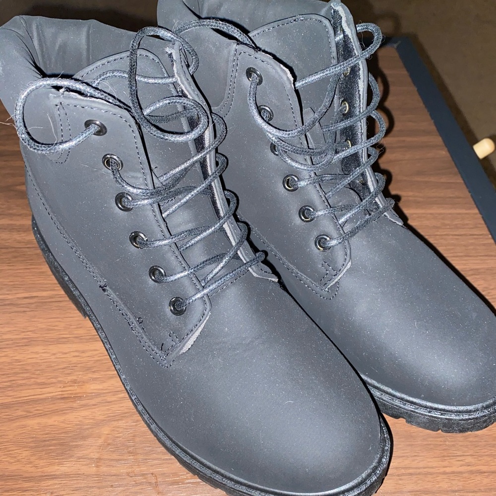 Black suede ankle boots BRAND NEW NEVER WORN sz 7
